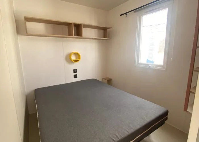 Emplacement Exceptionnel Et Rare Sur La Plage! Camping